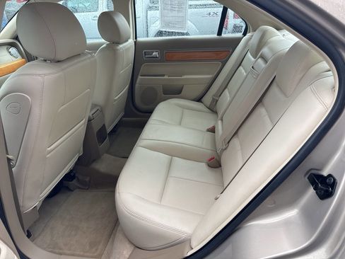 Used 2006 Lincoln Zephyr image 17