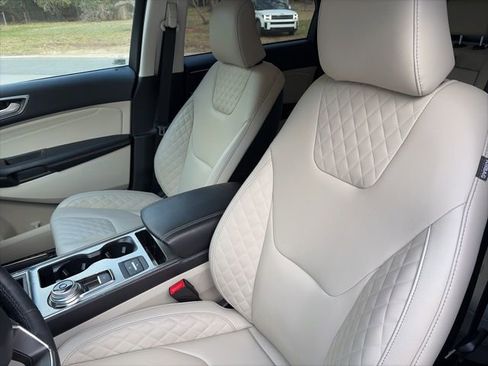 Used 2024 Ford Edge Titanium image 7