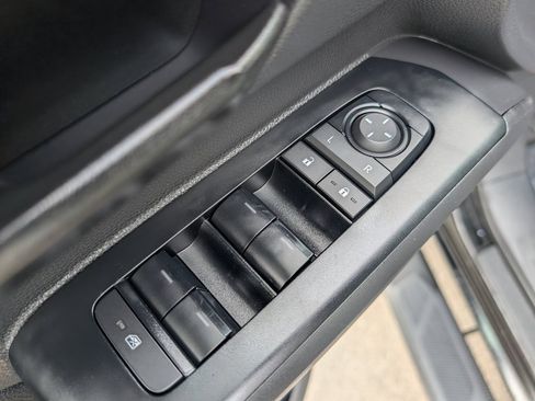 Used 2025 Toyota Tacoma SR5 image 15