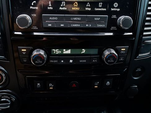 Used 2021 Nissan Titan PRO-4X w/ Pro-4x Convenience Package image 16