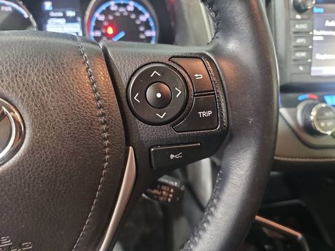 Used 2016 Toyota RAV4 Limited AWD/4WD image 18