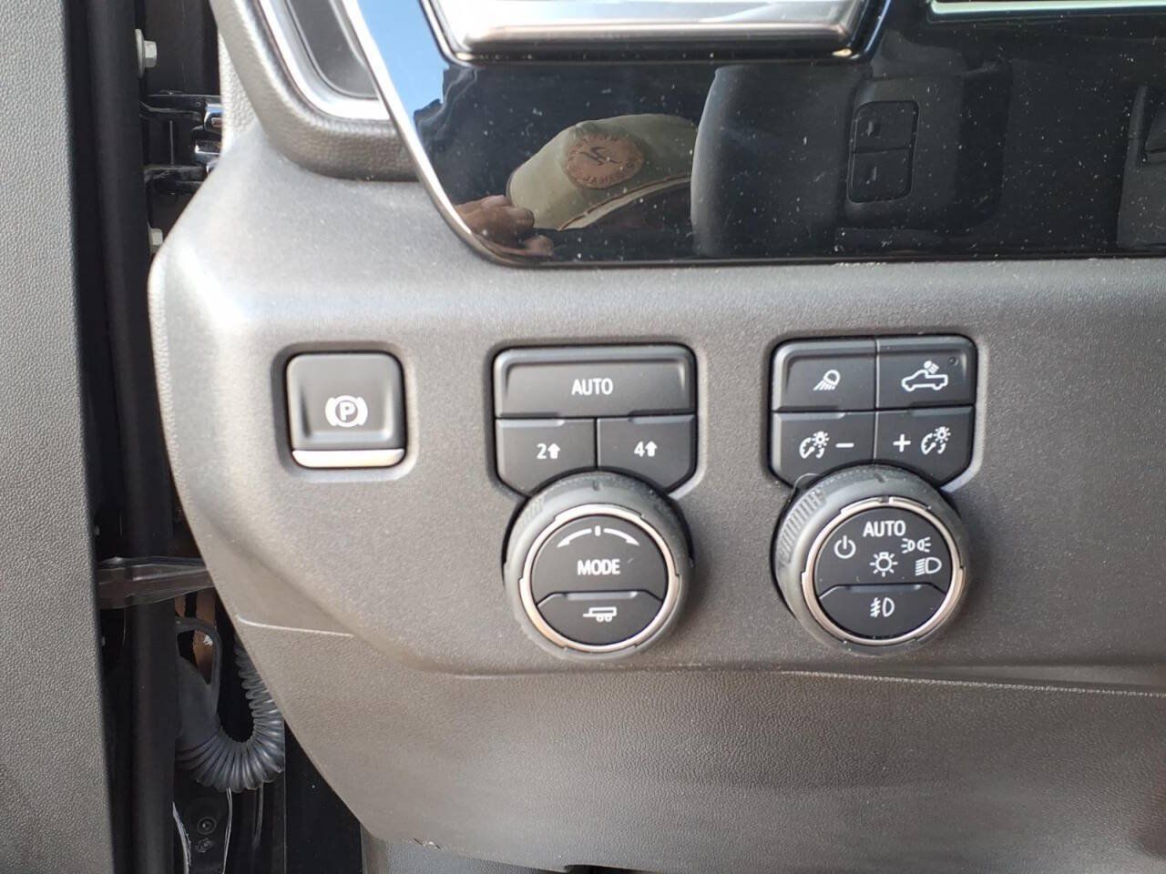 Used 2024 Chevrolet Silverado 1500 LTZ w/ LTZ Convenience Package II AWD/4WD image 22