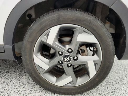 Used 2021 Hyundai Venue SEL w/ Cargo Package image 9