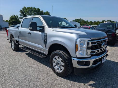 Used 2024 Ford F250 XLT AWD/4WD image 7