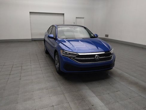 Used 2024 Volkswagen Jetta SE w/ Panoramic Sunroof Package image 13