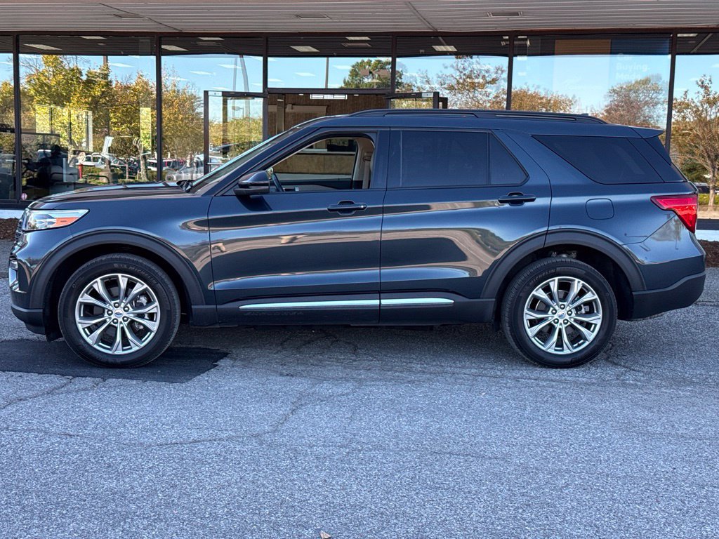 Used 2023 Ford Explorer XLT w/ Equipment Group 202A AWD/4WD image 9