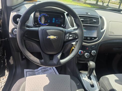 Used 2016 Chevrolet Trax LS AWD/4WD image 12