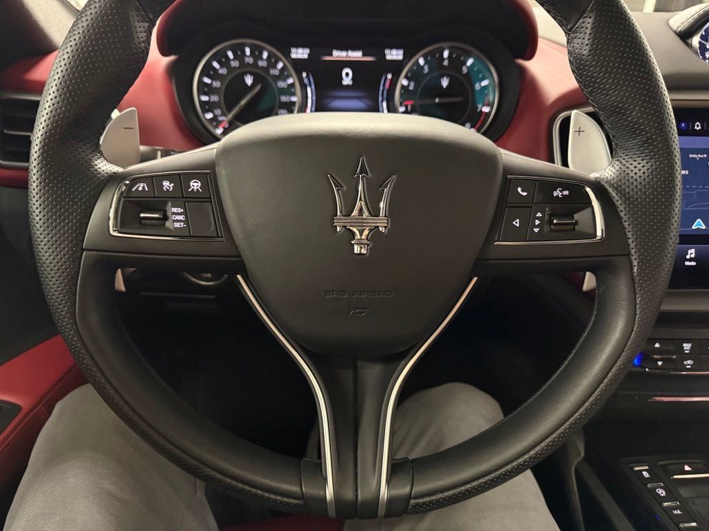 Used 2023 Maserati Ghibli Modena Q4 AWD/4WD image 10