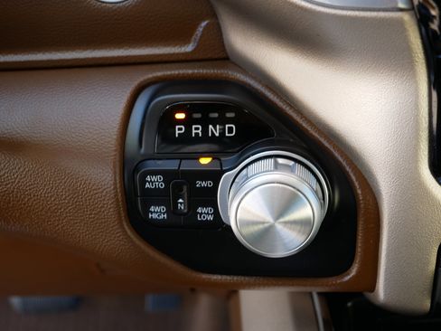 Used 2019 RAM 1500 Laramie image 24