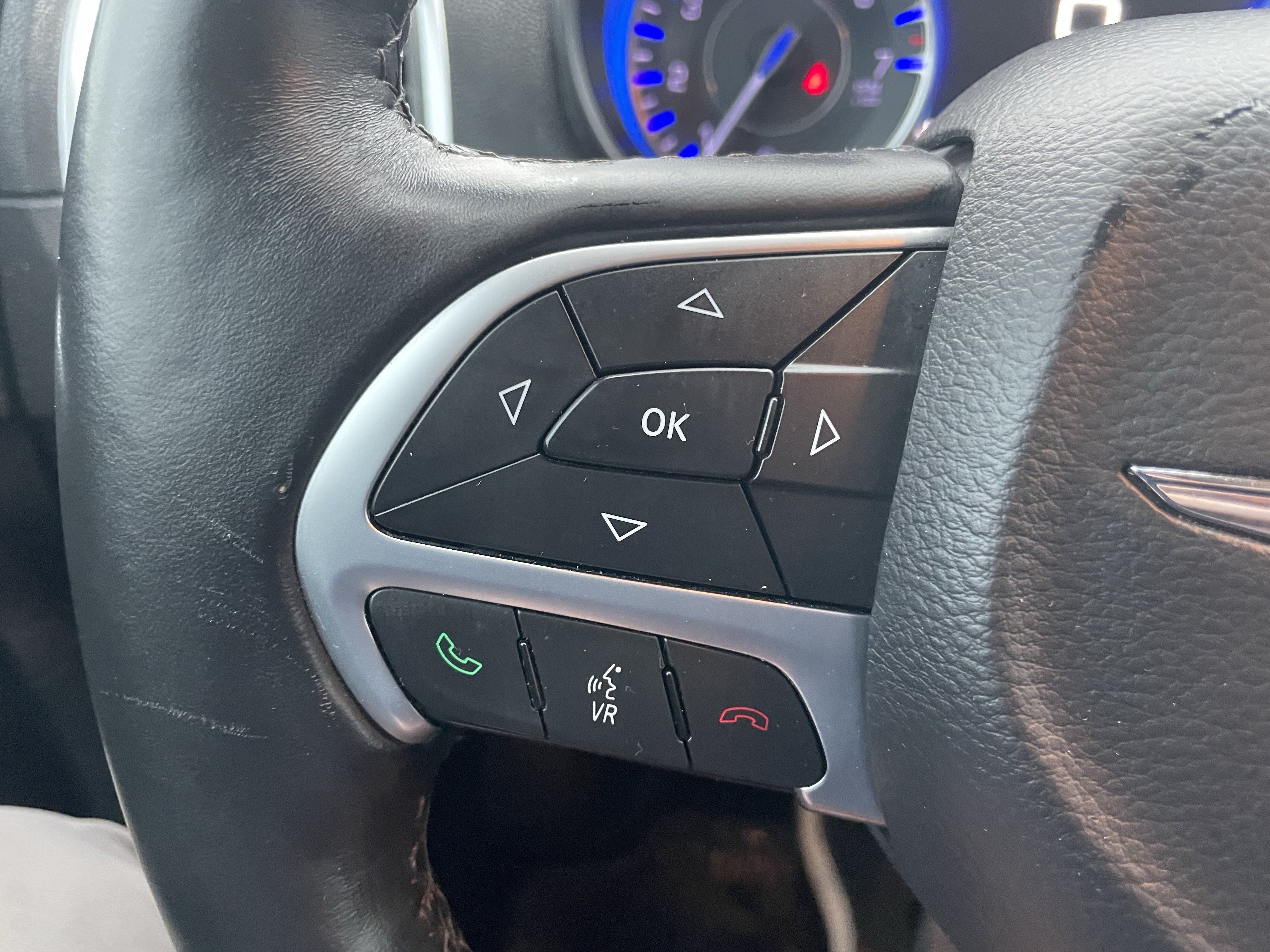 Used 2016 Chrysler 300 C AWD/4WD image 15