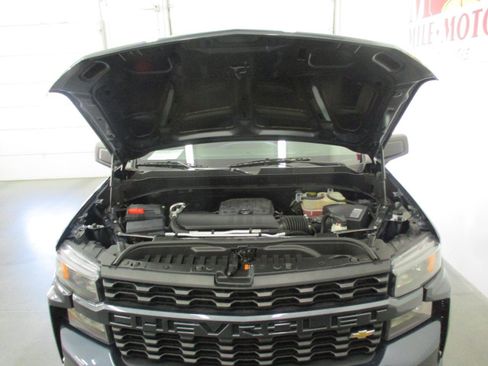 Used 2021 Chevrolet Silverado 1500 Custom w/ Safety Confidence Package image 26