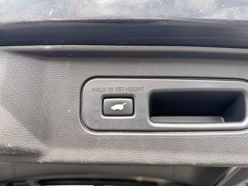Used 2024 Honda Pilot EX-L image 12