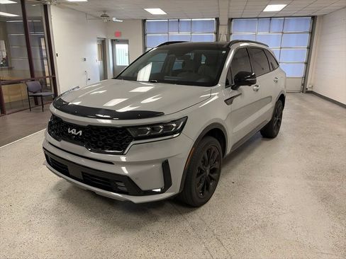 Used 2023 Kia Sorento SX AWD/4WD image 4