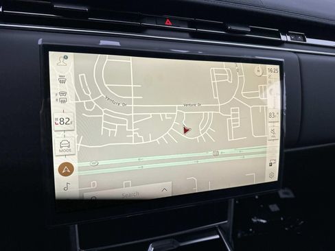 New 2026 Land Rover Range Rover Long Wheelbase SE image 15