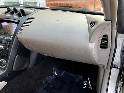 Used 2004 Nissan 350Z Touring image 21