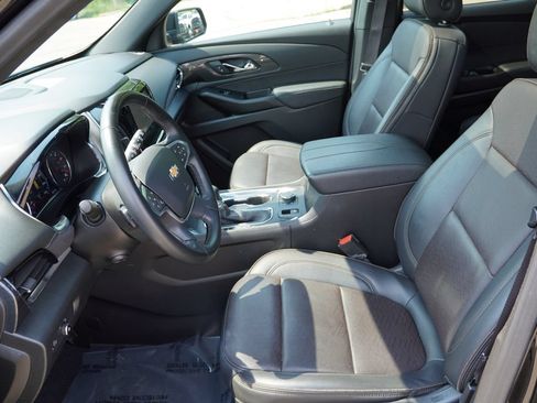 Used 2023 Chevrolet Traverse High Country AWD/4WD image 16
