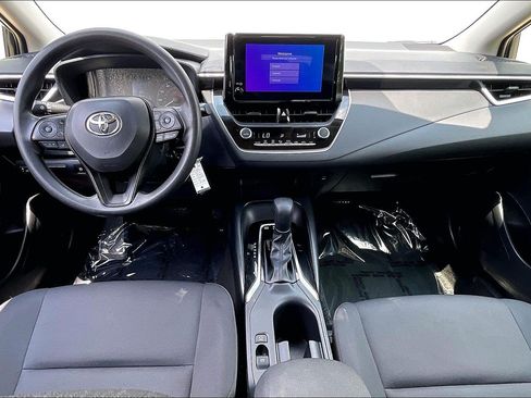 Used 2025 Toyota Corolla LE FWD image 19