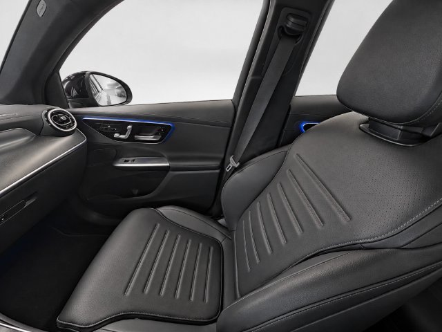 Used 2024 Mercedes-Benz GLC 300 4MATIC image 20