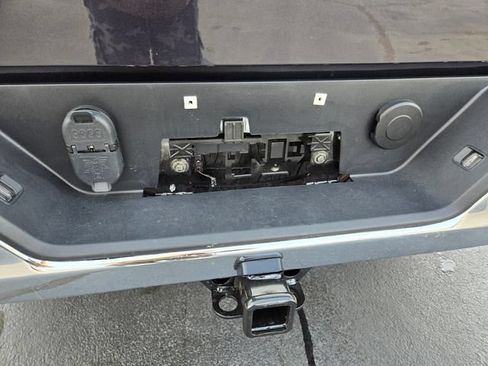 Used 2025 GMC Sierra 1500 SLT AWD/4WD image 19