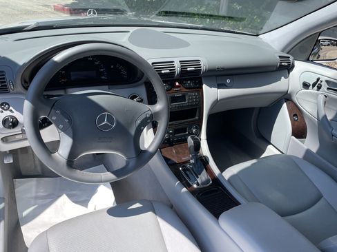 Used 2003 Mercedes-Benz C 320 Sedan image 3