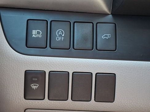 Used 2018 Toyota Highlander XLE AWD/4WD image 29
