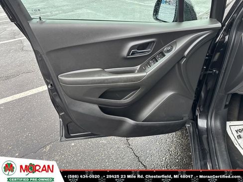 Used 2021 Chevrolet Trax LS w/ Tint and Cruise Package image 9