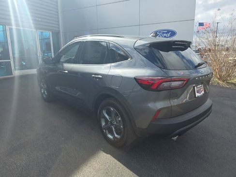 New 2026 Ford Escape ST-Line w/ Cold Weather Package FWD image 9