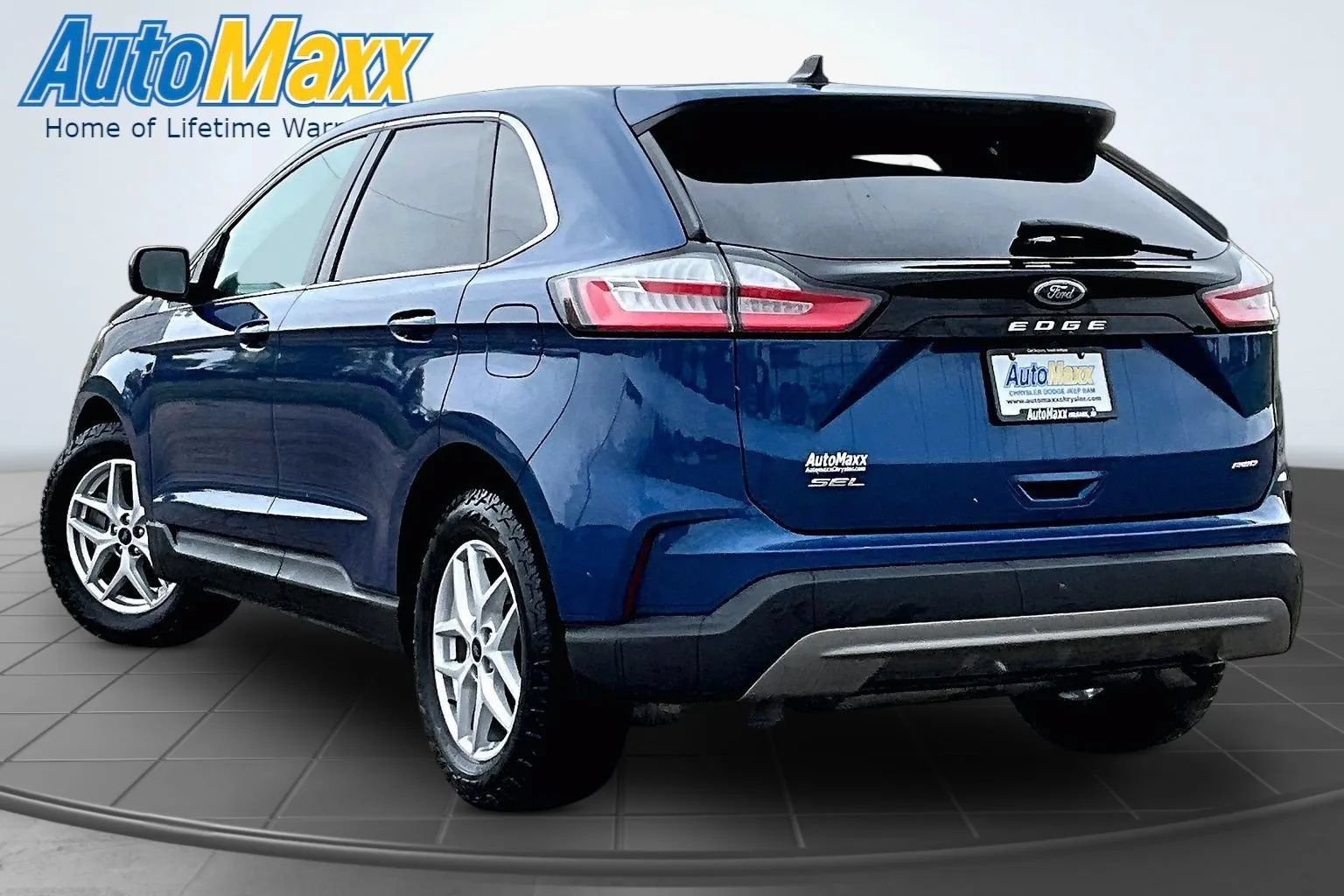 Used 2021 Ford Edge SEL w/ Convenience Package AWD/4WD image 4
