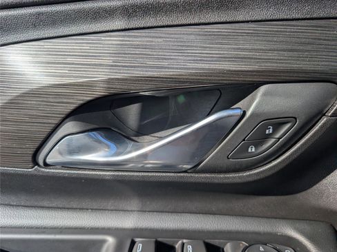 Used 2024 GMC Terrain SLE image 30