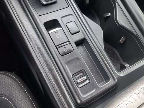 Used 2023 Nissan Pathfinder S image 32