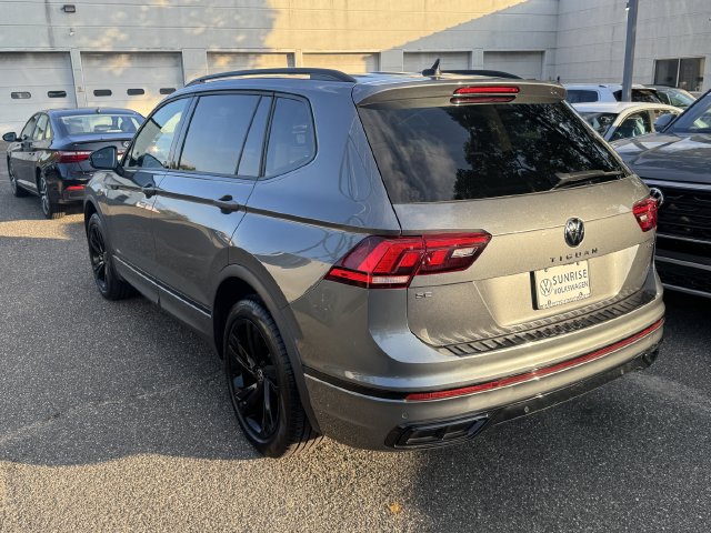 Used 2024 Volkswagen Tiguan SE R-Line AWD/4WD image 6