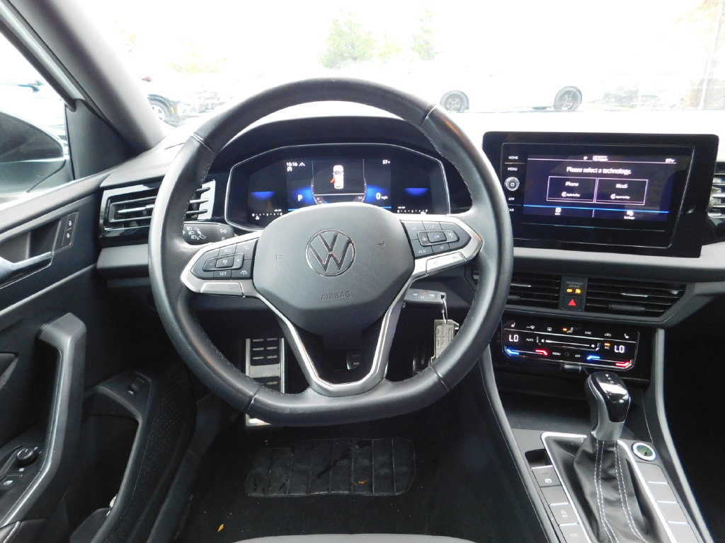 Used 2025 Volkswagen Jetta Sport FWD image 13