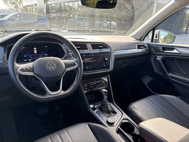Used 2022 Volkswagen Tiguan SE AWD/4WD image 15