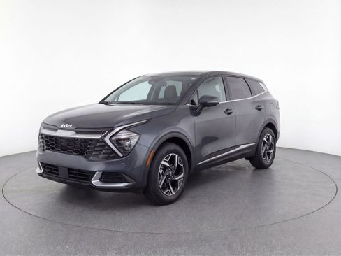 Used 2024 Kia Sportage LX image 3