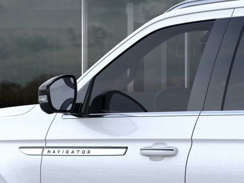 New 2025 Lincoln Navigator Reserve AWD/4WD image 20