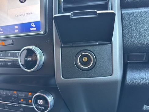 Used 2021 Ford Expedition XLT image 23