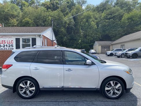 Used 2015 Nissan Pathfinder Platinum w/ Cargo Package FWD image 5