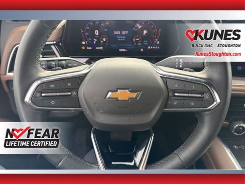Used 2025 Chevrolet Suburban High Country AWD/4WD image 23