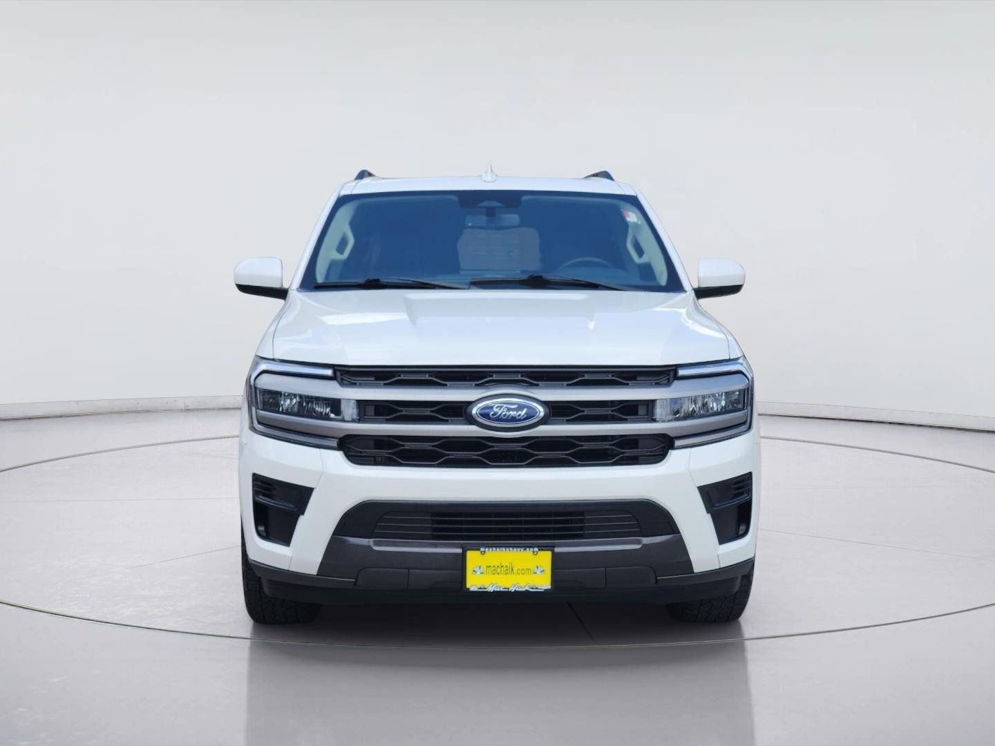 Used 2023 Ford Expedition XLT RWD image 2