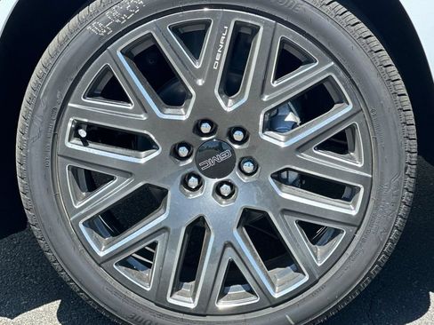 New 2026 GMC Yukon XL Denali Ultimate AWD/4WD image 27