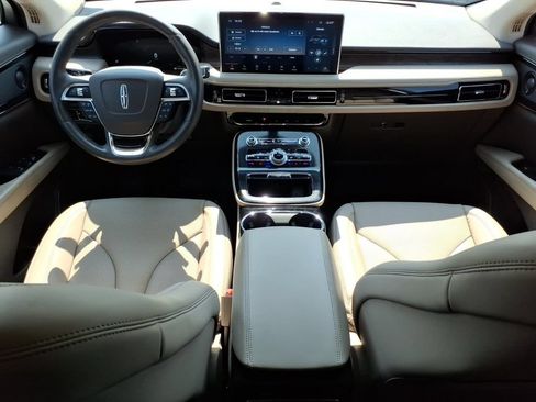Used 2023 Lincoln Nautilus Reserve w/ Luxury Package AWD/4WD image 9