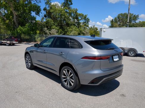 New 2026 Jaguar F-PACE R-Dynamic S image 4