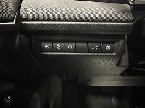 Used 2025 Toyota Camry LE image 17