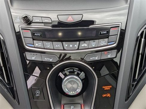 Certified 2025 Acura RDX w/ Technology Package image 17