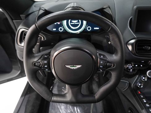 Used 2022 Aston Martin V8 Vantage Coupe RWD image 10