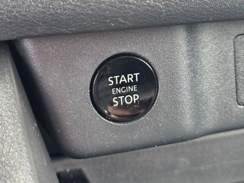 Used 2024 Nissan Rogue SV image 25