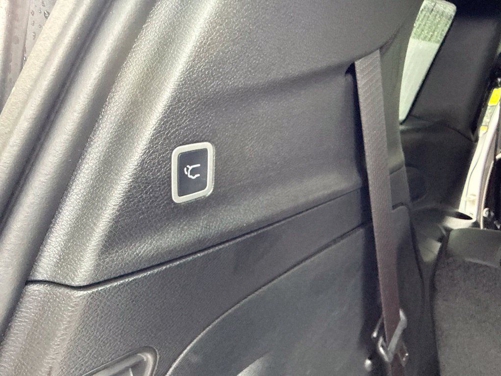 New 2026 Chrysler Pacifica Select AWD/4WD image 16