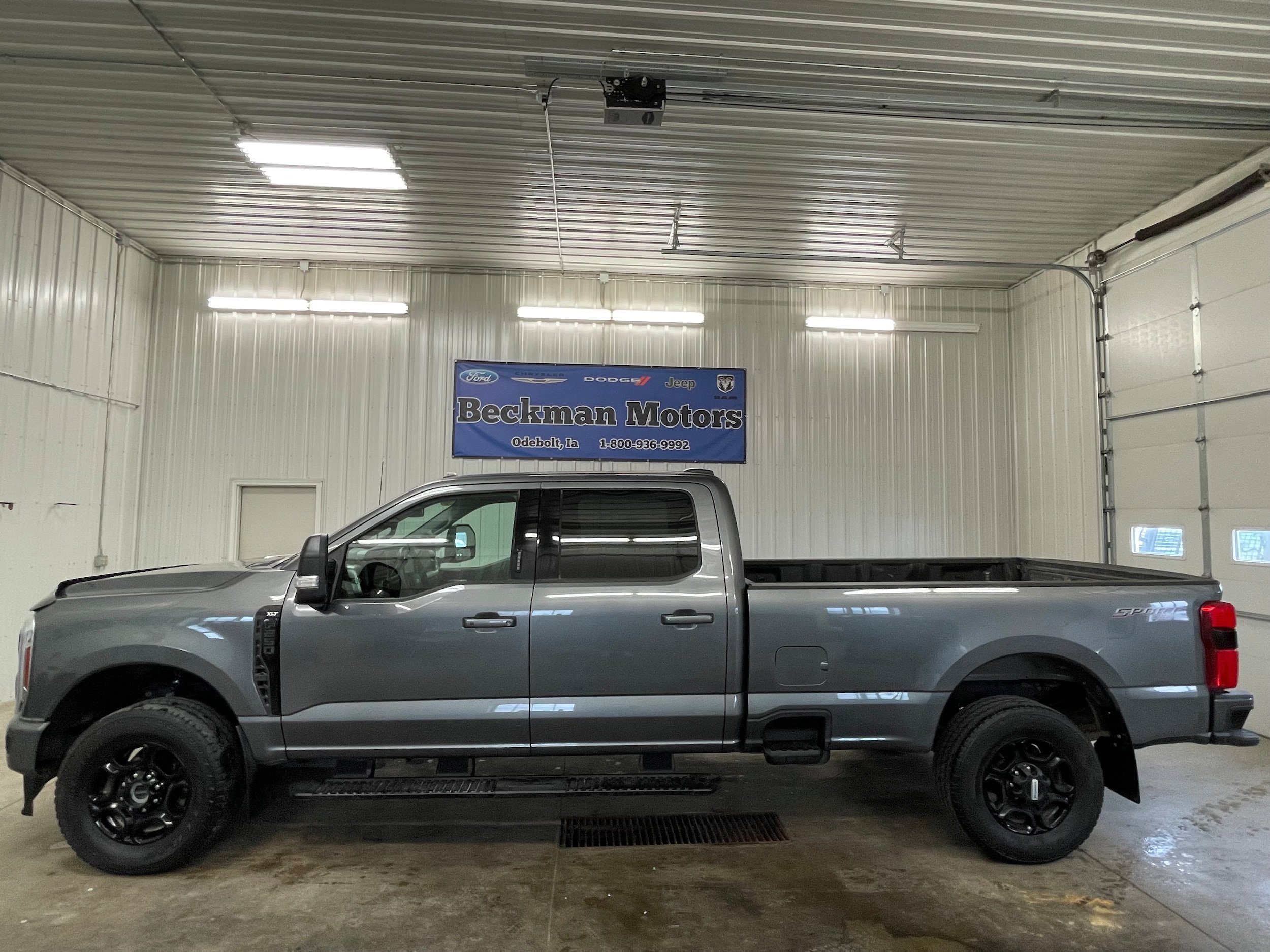 Used 2024 Ford F250 XLT w/ XLT Premium Package AWD/4WD image 2