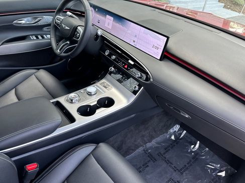 Used 2026 Genesis GV70 2.5T Select image 17