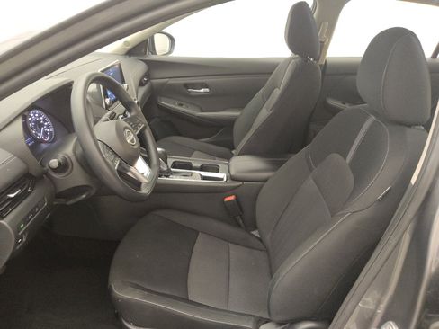 Used 2025 Nissan Sentra SV FWD image 17